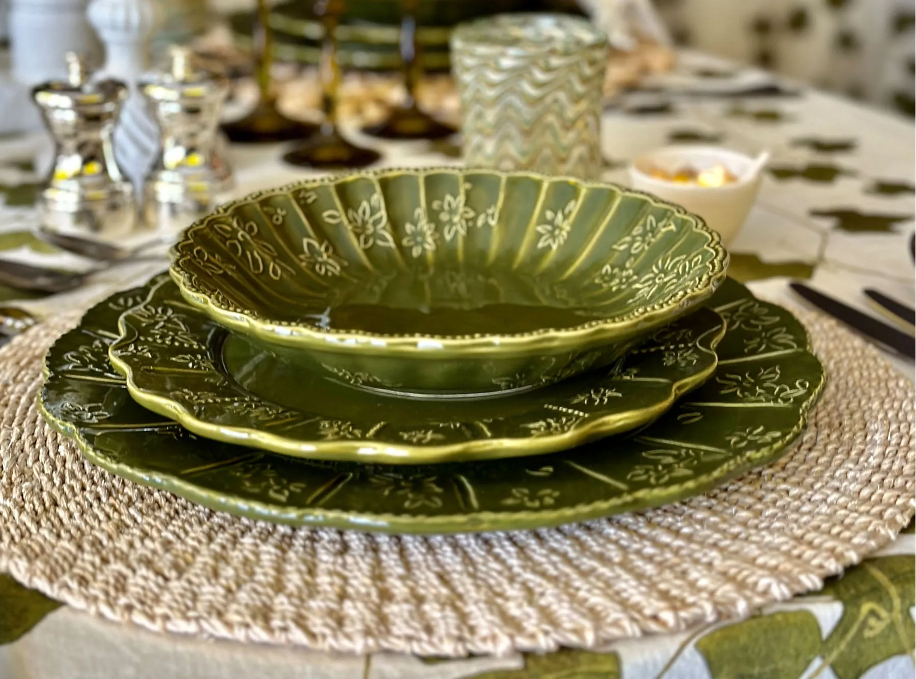 Bernadette's Falling Flower Green Soup Bowl, 22cm